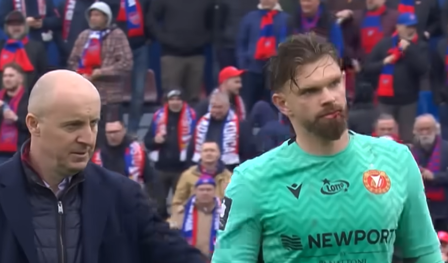 Δέχτηκε γκολ από τον Σβάρνα στο 90+3 ο... ματωμένος Ντραγκόφσκι (vid)