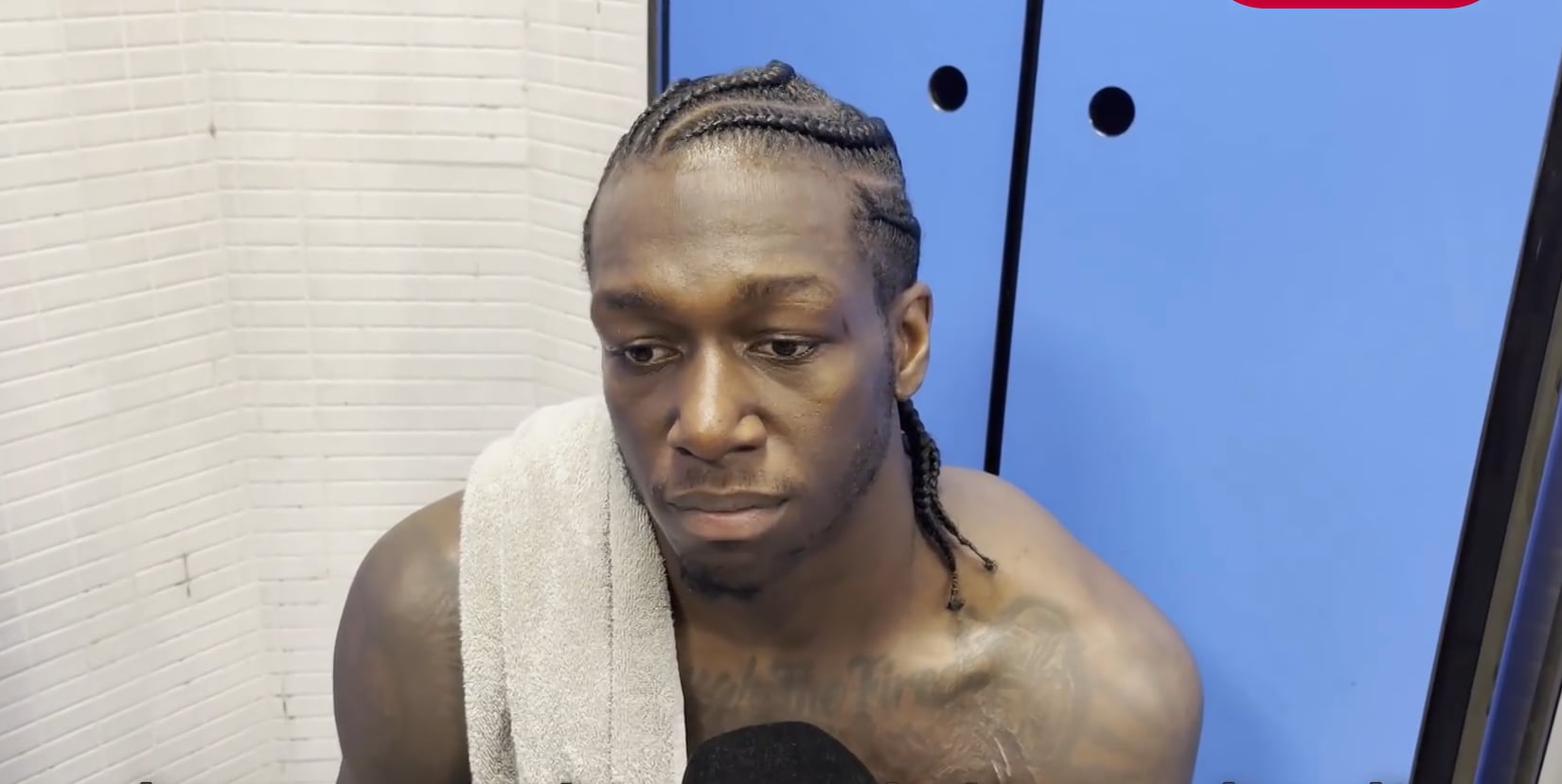 Ναν: «Έχω πολεμική πληγή από το παιχνίδι με τον Ολυμπιακό» - Το σημάδι που έδειξε (vid)