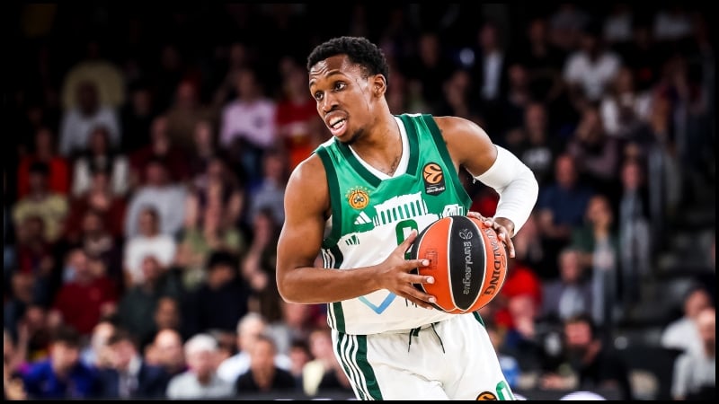 Σορτς: «Κανείς δεν είναι υπερβολικά χαρούμενος, βλέπουμε τη Βαλένθια»