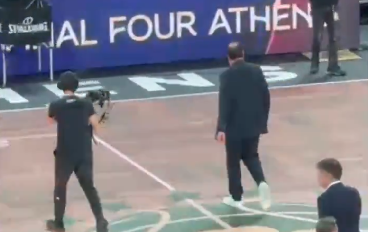 Τι... άλλαξε ο Αταμάν κατά την είσοδό του στο ΟΑΚΑ (vid)