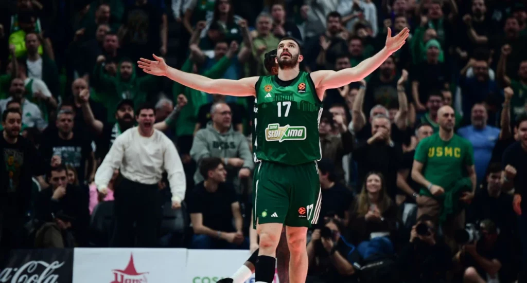 Ρογκαβόπουλος: «Να έχω μερικά… τρίποντα και για τη Μονακό»