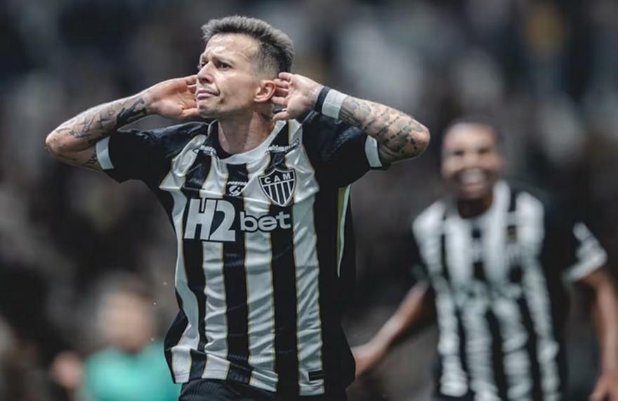 Χαμός με Μπερνάρ: Έβαλε γκολάρα, απάντησε στις αποδοκιμασίες και μετά ζήτησε συγνώμη (vid)