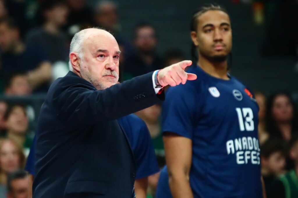 Οι οδηγίες του Λάσο στους παίκτες της Εφές: «Δεν υπάρχει κανείς άλλος στον κόσμο, μόνο ο Κέντρικ Ναν!»