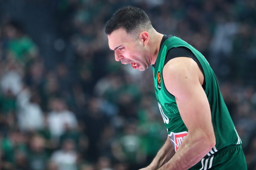 Κοιτάζει ήδη...τη Βαλένθια το τριφύλλι!