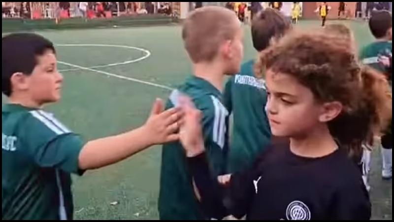 «Σχολείο» ο Παναθηναϊκός: Τα πιτσιρίκια του Τριφυλλιού υποκλίνονται στους αντιπάλους (vid)