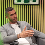 Πετρόπουλος: «Για ποιον λόγο να βγει ο Τεττέη; Κι εμείς παίζαμε με κάρτα από το 30'! Δεν πάει άλλο, τέλος!»