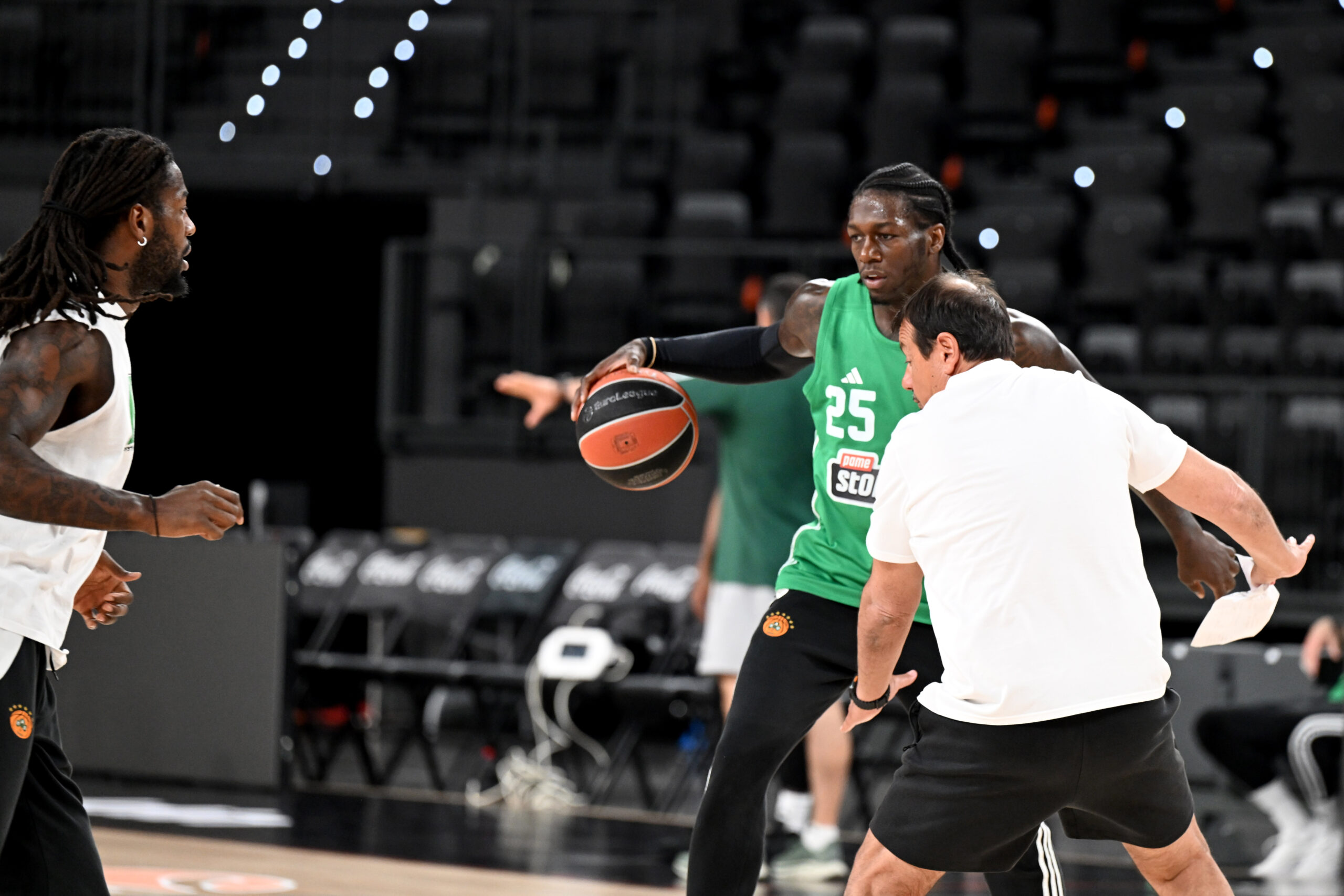 «Φροντιστήριο» Αταμάν σε Λεσόρ - Δείτε φωτογραφίες