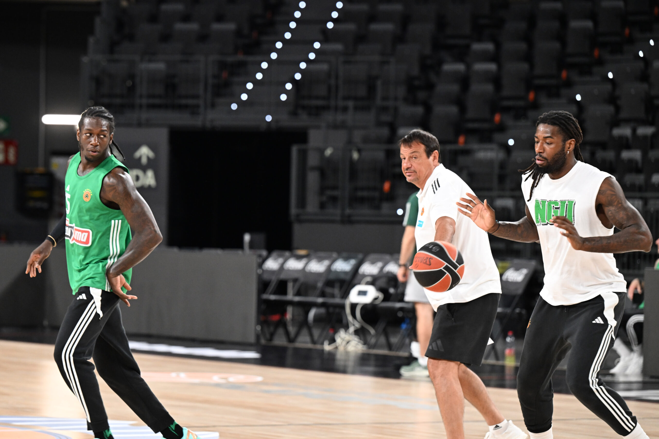 «Φροντιστήριο» Αταμάν σε Λεσόρ - Δείτε φωτογραφίες