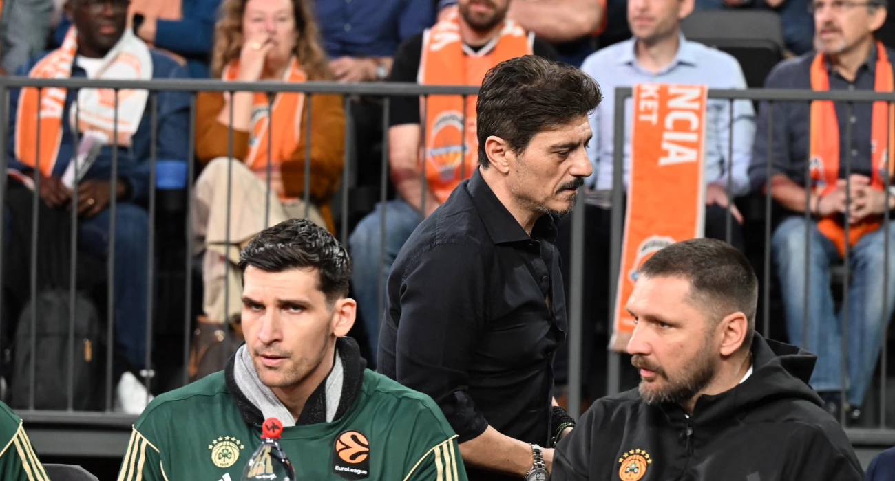 Στη Roig Arena και ο Δημήτρης Γιαννακόπουλος για το Game 2 με τη Βαλένθια