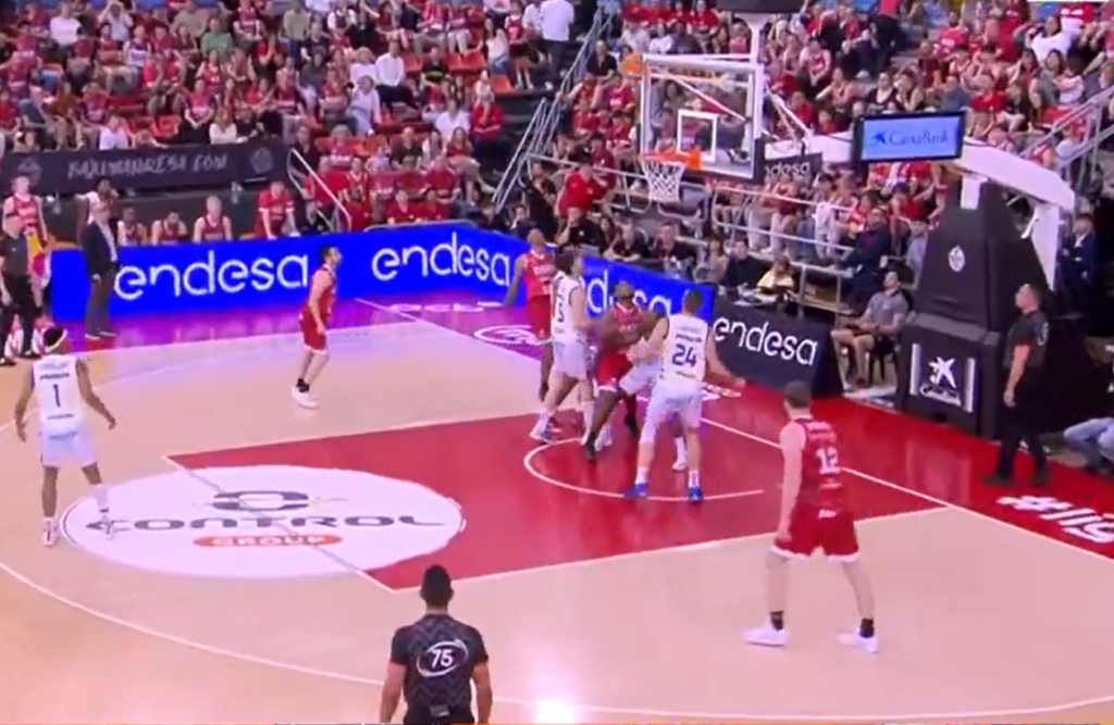 ΦΑΠΑ ΞΑΝΑ! Ήττα σοκ της Βαλένθια πριν το Game 3 με τον Παναθηναϊκό