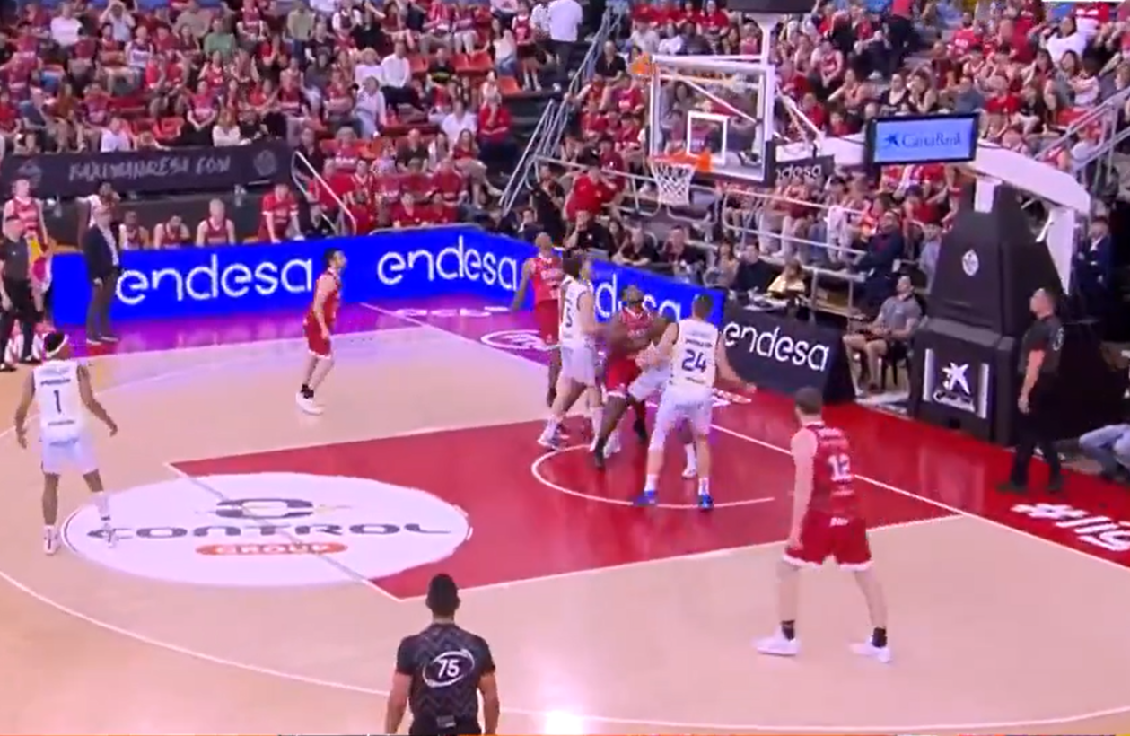 ΦΑΠΑ ΞΑΝΑ! Ήττα σοκ της Βαλένθια πριν το Game 3 με τον Παναθηναϊκό