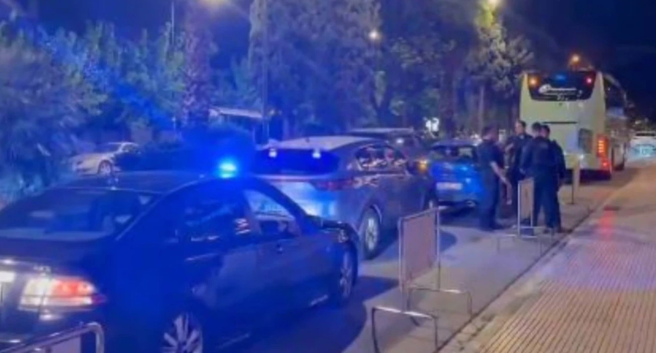 Βίντεο: Ισχυρή αστυνομική παρουσία έξω από το ξενοδοχείο της Βαλένθια