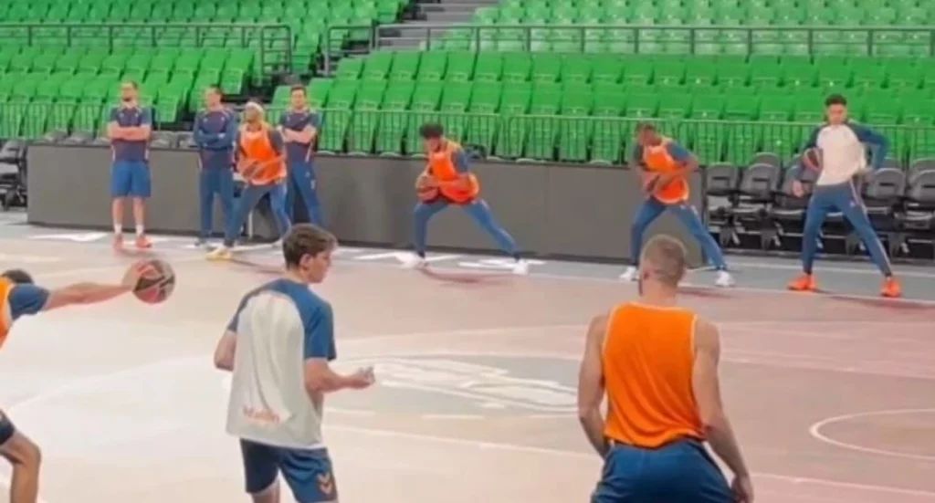 Στο «Τ-Center» οκτώ ώρες πριν το τζάμπολ η Βαλένθια (video)