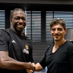 Μήνυμα Γιαννακόπουλου με Ναν: "Ακόμη κι αν του πετάνε σκ@τ@..."