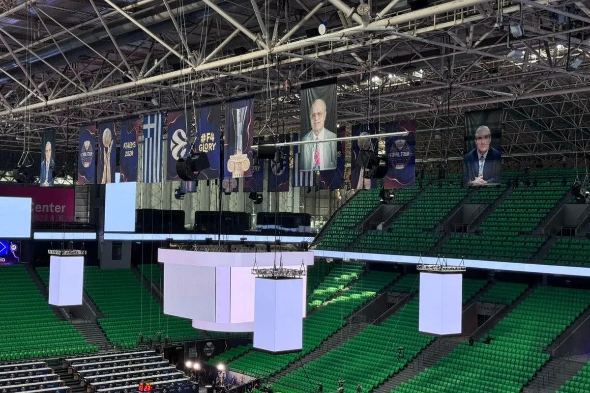 Final Four: Παρέμειναν τα λάβαρα Παύλου - Θανάση Γιαννακόπουλου στον ουρανό του Telekom Center
