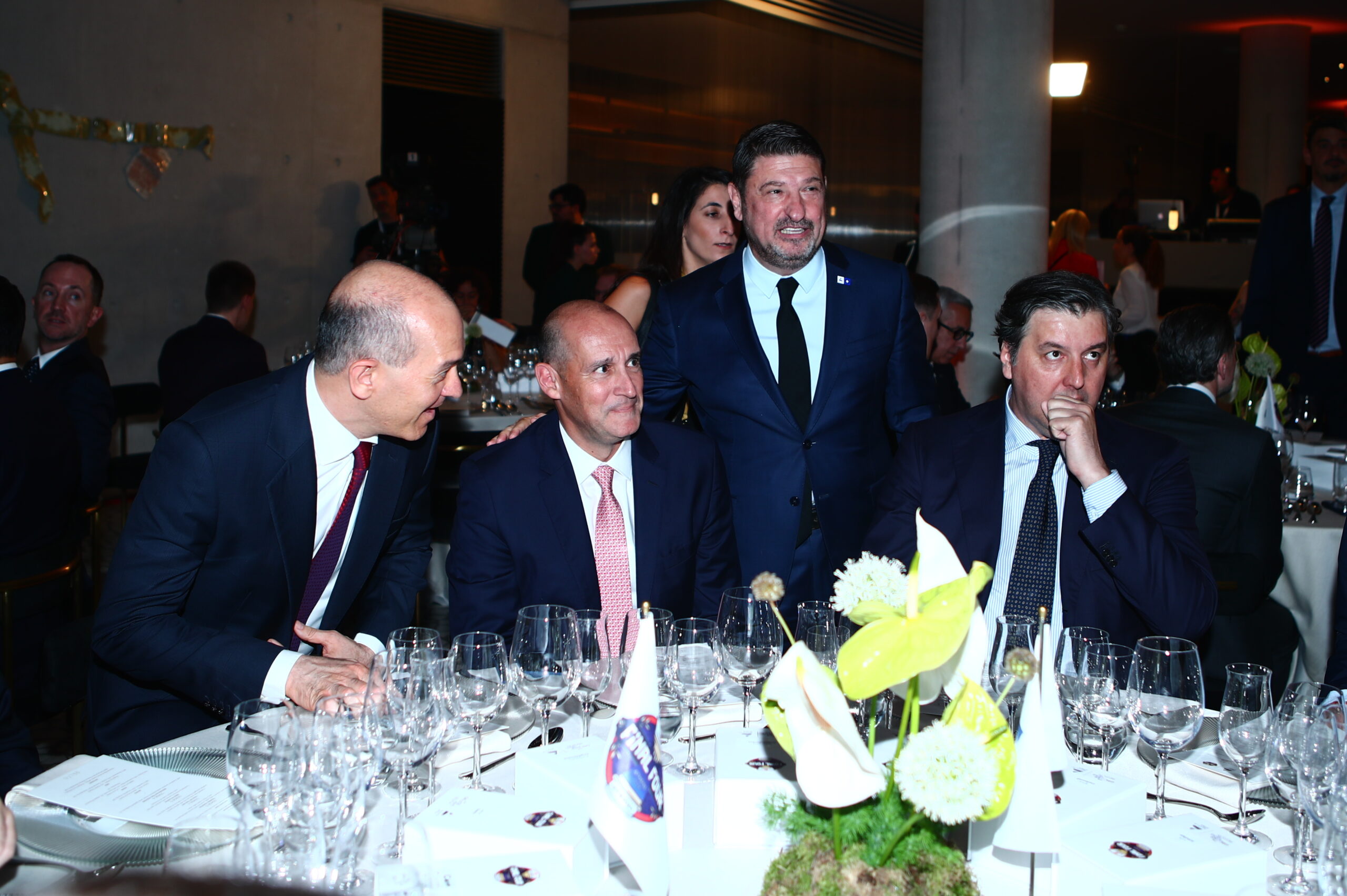 Ευρωλίγκα: Στο VIP Gala Dinner ο Παρθενόπουλος με τους Αγγελόπουλους (pics)