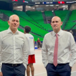 Στο Telekom Center οι Αγγελόπουλοι - Φωτογραφήθηκαν στο γήπεδο του Παναθηναϊκού (vid)