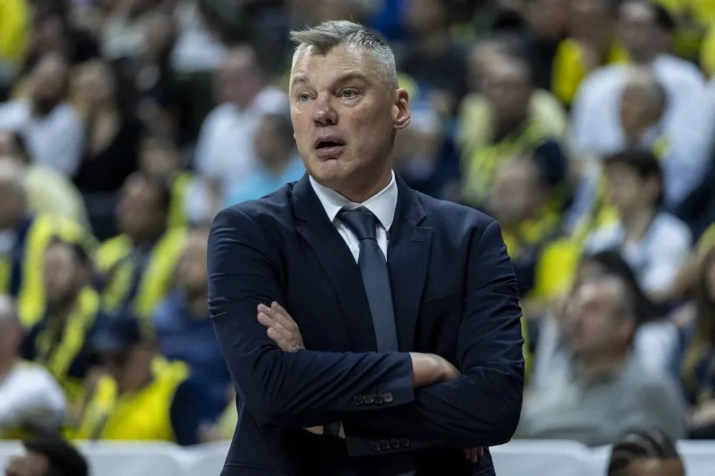 Επιβεβαίωσε την ξεφτίλα της Euroleague o Γιασικεβίτσιους: «Oπαδοί της Φενέρ είχαν πληρώσει εισιτήρια και δεν μπήκαν στο γήπεδο»