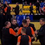 Όταν ο Μπαρτζώκας του «δίνουμε το χέρι και φεύγουμε» κινήθηκε προς τον διαιτητή Μπαένα! (vid)