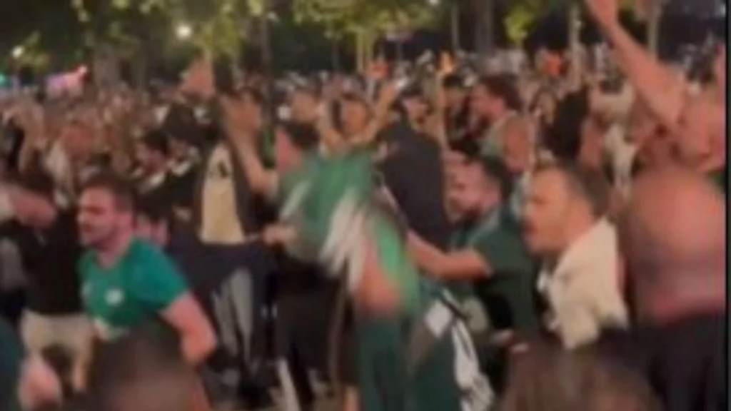 Η Βαλένθια έγινε Αθήνα: Τρέλα από τους οπαδούς μετά το 2-0 στην Ισπανία