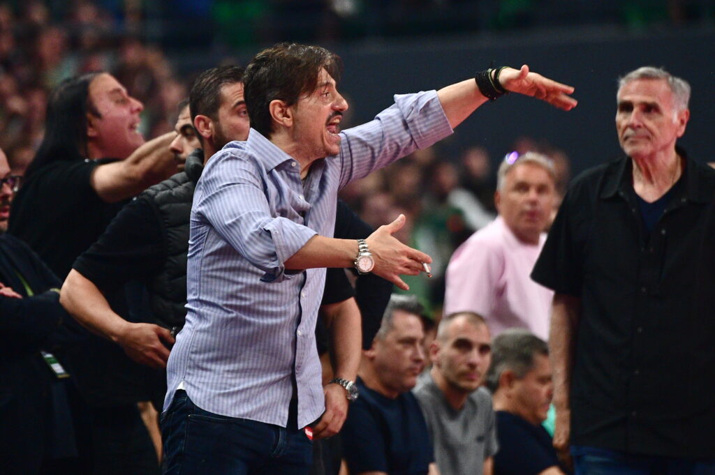 Γιαννακόπουλος: «Γι΄αυτό έφυγα από το ΟΑΚΑ - Επιτρέπεται αυτό που κάνει ο Μπαρτζώκας; Έλα ρε Αμάν, Αμάν!»