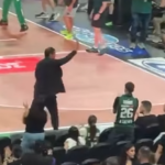 Παναθηναϊκός - Ολυμπιακός: Ο χαιρετισμός Αταμάν στην εξέδρα - Ο εναγκαλισμός με Μπαρτζώκα (vid)