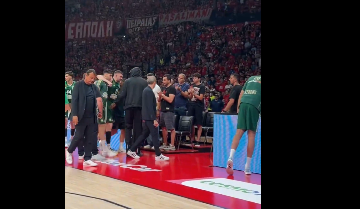 Δίδαξαν ήθος: Καλάθι με παίκτη κάτω να σφαδάζει, αποδοκιμασίες και υβριστικό σύνθημα (vid)