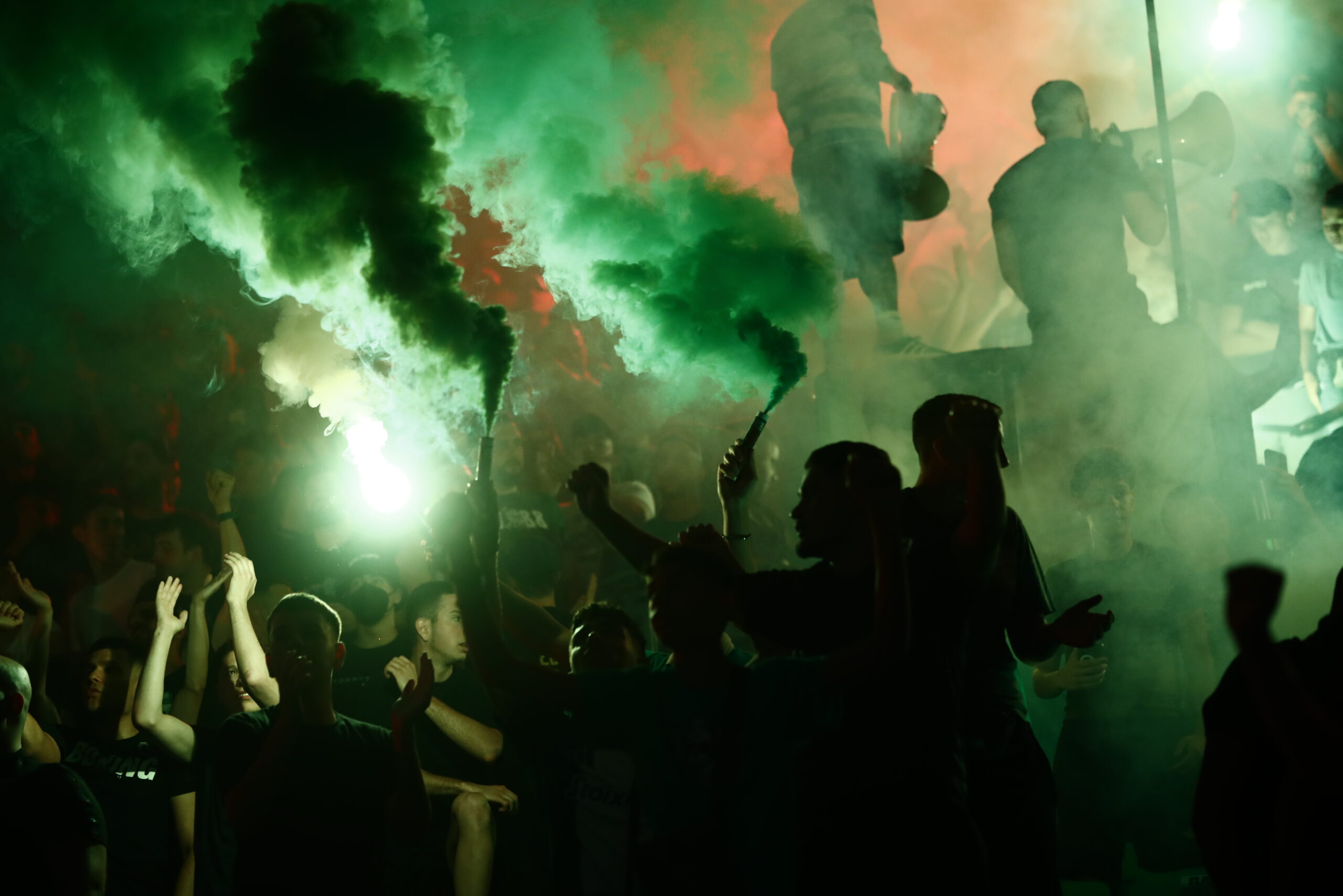 Θύρα 13: Αιχμηρή ανάρτηση κατά Λιόλιου και ΝΔ (pic)