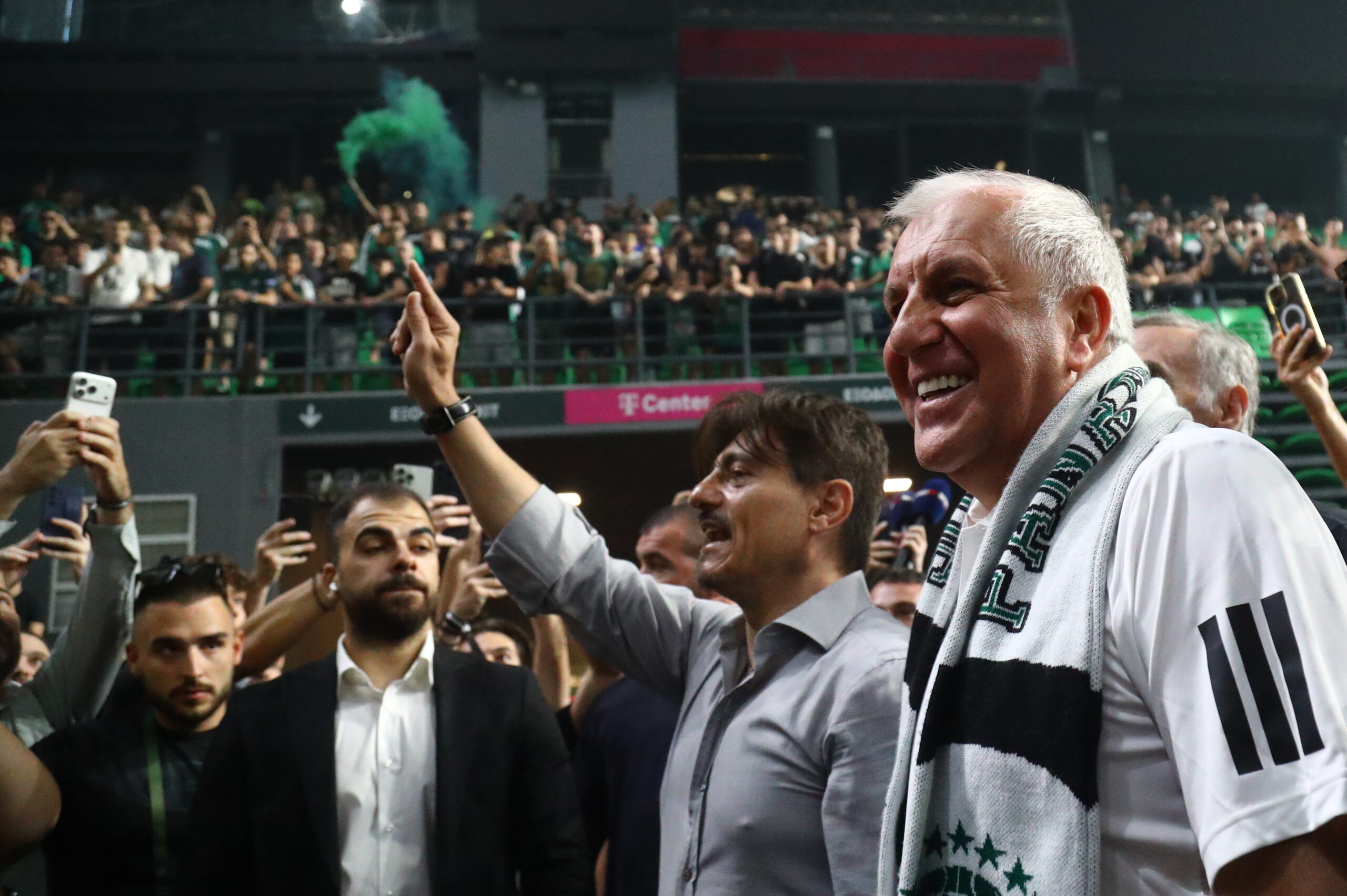Η ατάκα Γιαννακόπουλου για Ομπράντοβιτς που ξεσήκωσε το T-Center! (vid)