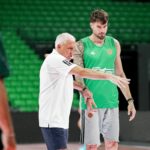 Παναθηναϊκός AKTOR: Η στιγμή που περίμενε ο Ομπράντοβιτς – Όλοι μαζί στο παρκέ (video)