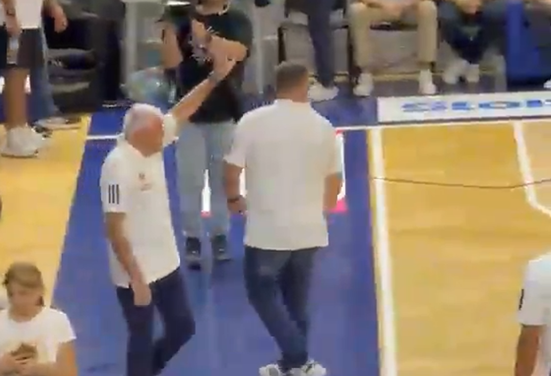 Παναθηναϊκός - ΑΕΚ: Πανζουρλισμός στη Ρόδο με την είσοδο του Ομπράντοβιτς (vid)