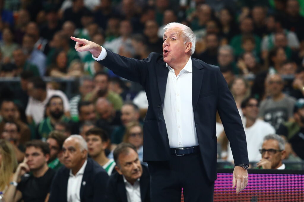 Ομπράντοβιτς: «Όποιος παίζει όπως λέω θα έχει ευκαιρίες» - Οι δηλώσεις στη συν. Τύπου
