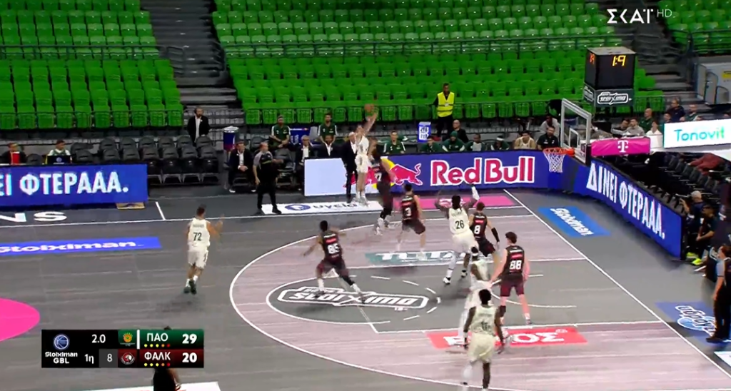 Buzzer Beater τρίποντο του Μωραίτη! (vid)