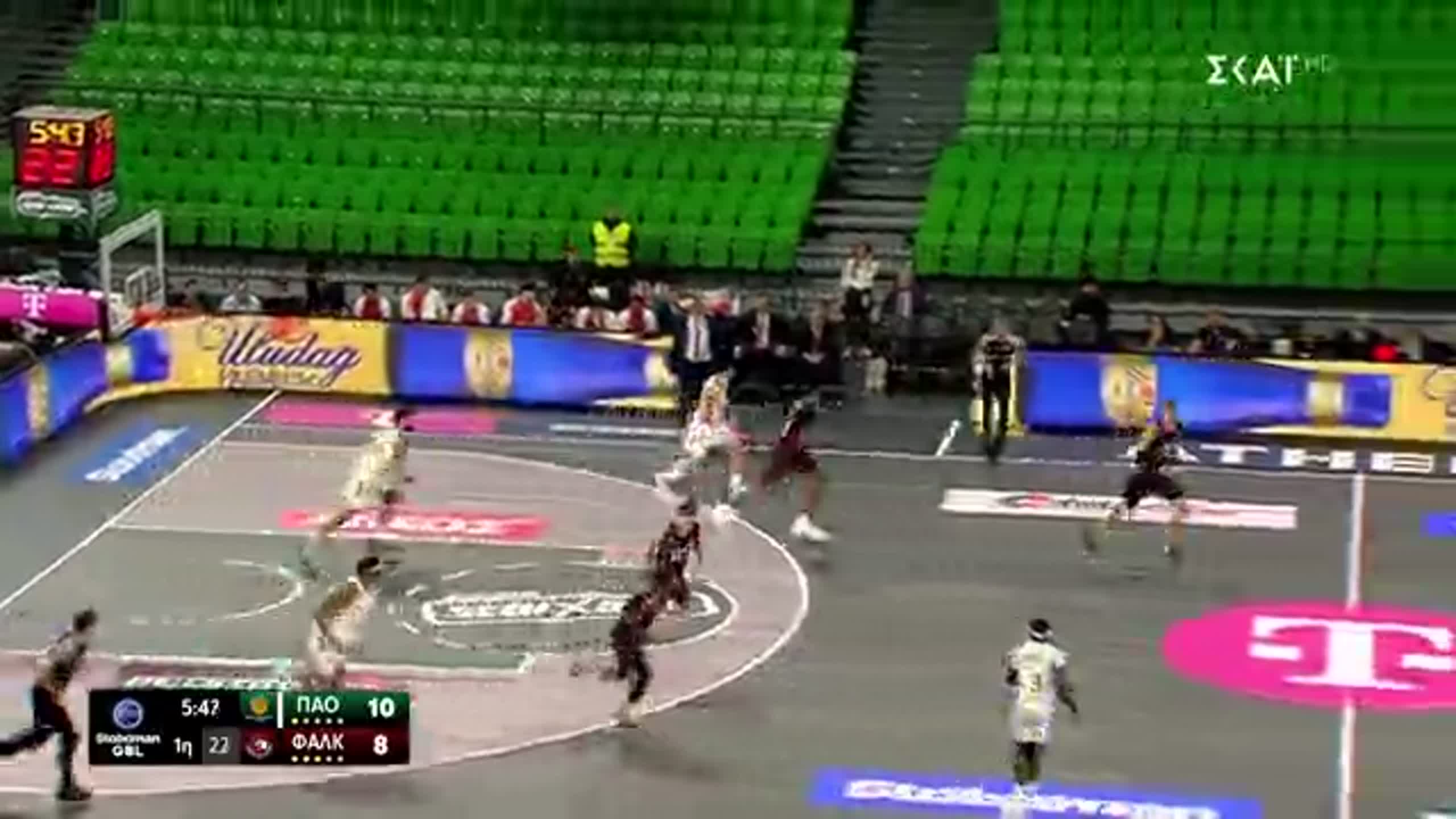 Τρομερή ενέργεια από τον Μαντζούκα! (vid)