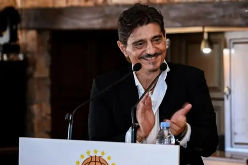 Γιαννακόπουλος: «Μία χαρούλα, προφυλακίστηκε ο Λιόλιος και στη γιορτή μας περνάει τον ανακριτή η Τσαρούχα»
