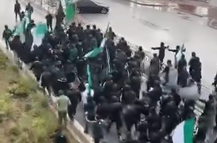 Βόλος - Παναθηναϊκός: Συνθήματα για Λιόλιο, Τσαρούχα και Μπαρτζώκα (vid)
